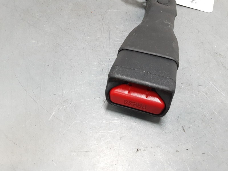 Recambio de anclaje cinturon delantero derecho para peugeot 108 1.2 referencia OEM IAM   
