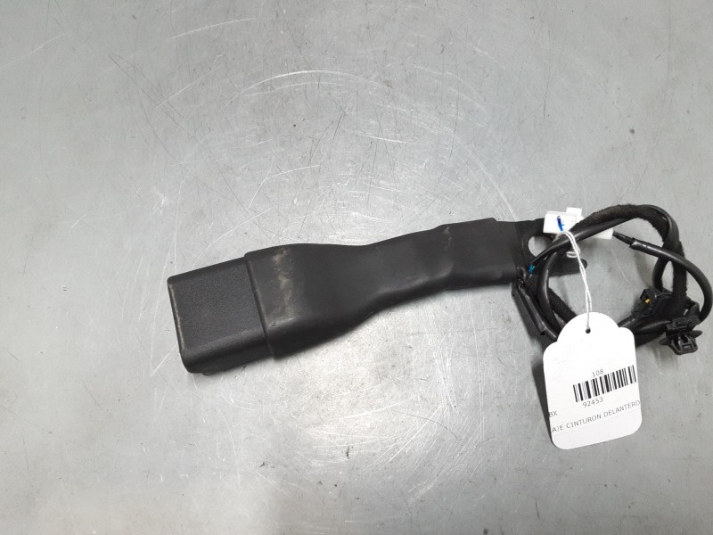 Recambio de anclaje cinturon delantero derecho para peugeot 108 1.2 referencia OEM IAM   