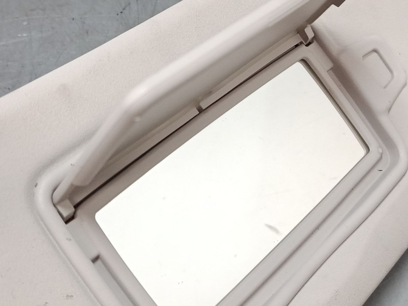 Recambio de parasol izquierdo para peugeot 108 1.2 referencia OEM IAM 16117727BJ  