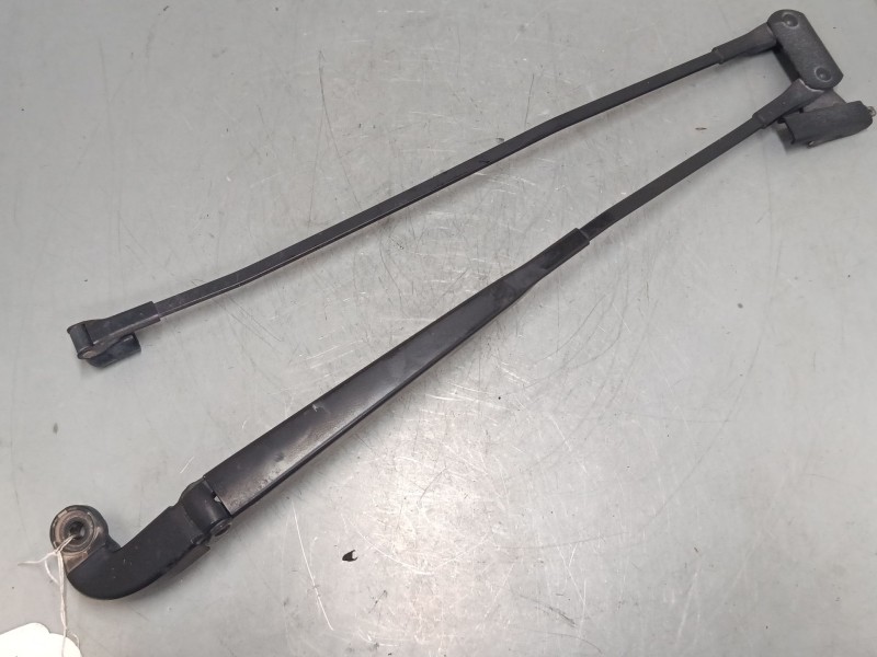 Recambio de brazo limpia delantero izquierdo para peugeot 108 1.2 referencia OEM IAM 000033343  