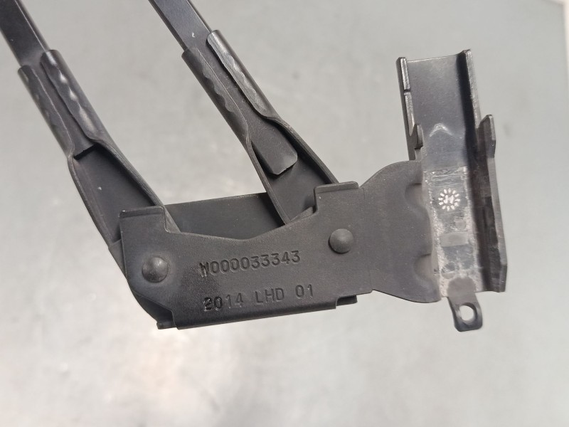 Recambio de brazo limpia delantero izquierdo para peugeot 108 1.2 referencia OEM IAM 000033343  