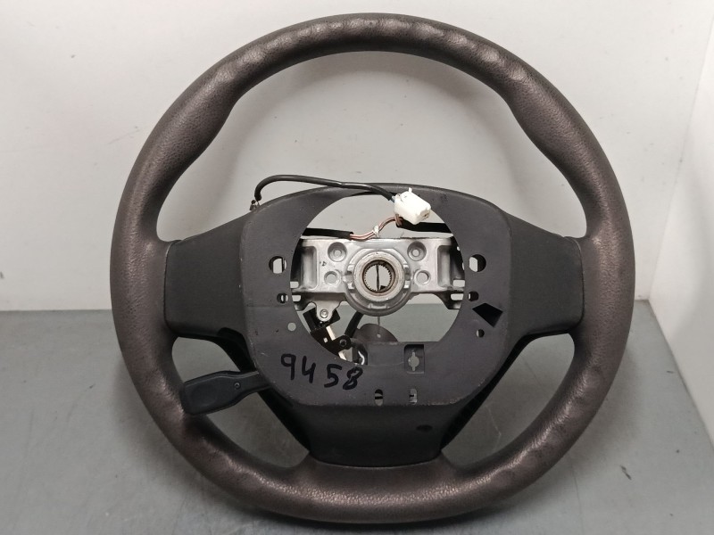 Recambio de volante multifincion para peugeot 108 1.2 referencia OEM IAM 451000H060  