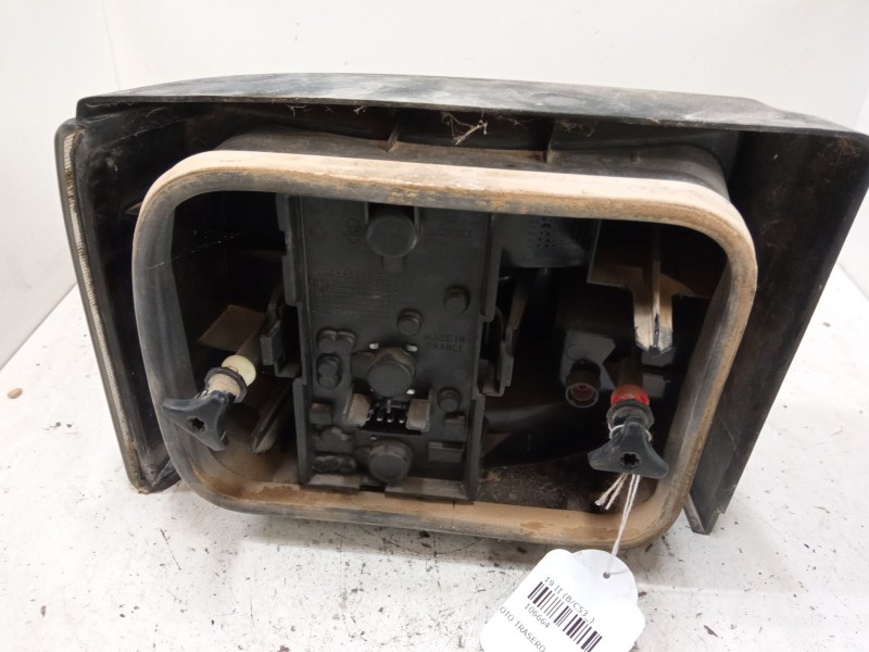 Recambio de piloto trasero derecho para renault 19 ii (b/c53_) 1.4 referencia OEM IAM   