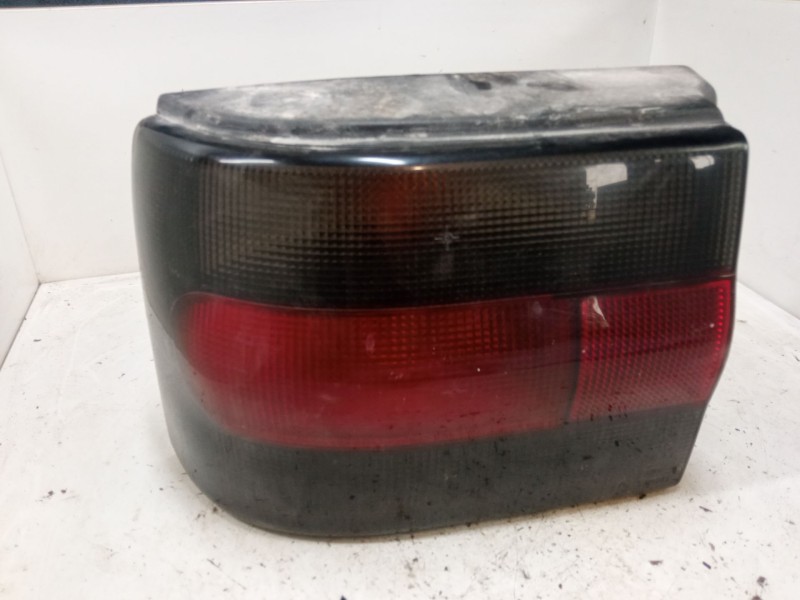 Recambio de piloto trasero izquierdo para renault 19 ii (b/c53_) 1.4 referencia OEM IAM   