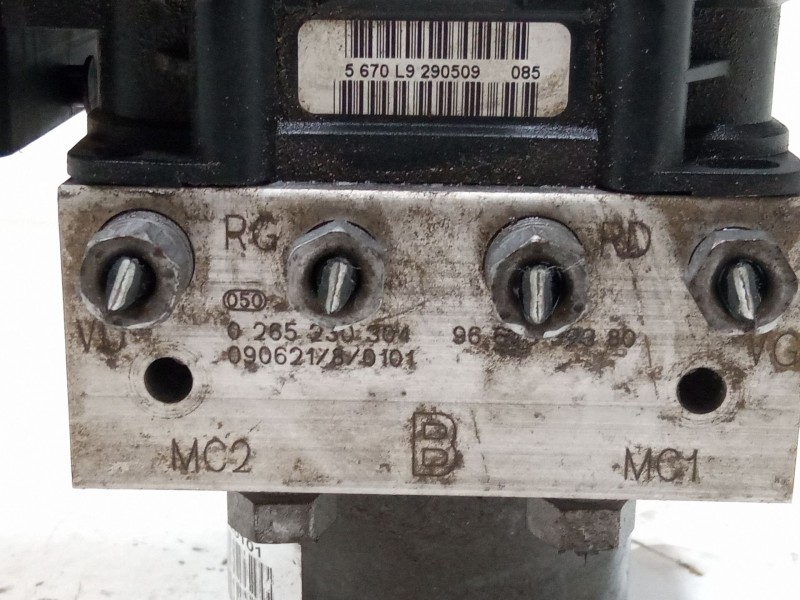 Recambio de abs para peugeot 3008 i monospace (0u_) 1.6 vti referencia OEM IAM 9666684780 0265230304 