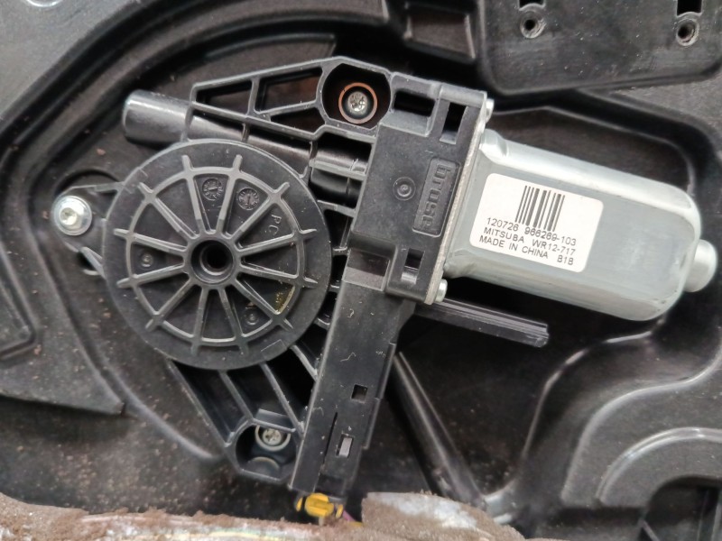 Recambio de elevalunas electrico delantero derecho para volvo v40 hatchback (525) d2 referencia OEM IAM 120726 966269  