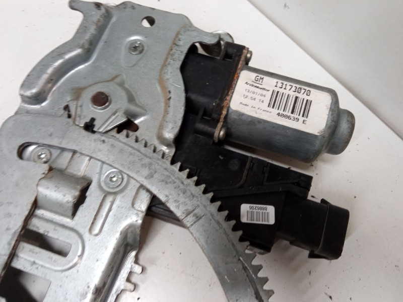 Recambio de elevalunas electrico delantero derecho para opel combo tour 1.7 dti 16v referencia OEM IAM 13173070  