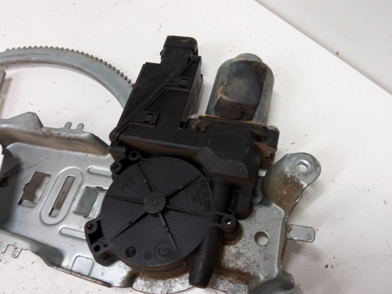 Recambio de elevalunas electrico delantero derecho para opel combo tour 1.7 dti 16v referencia OEM IAM 13173070  