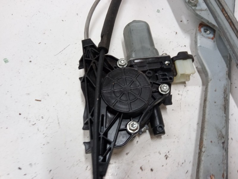Recambio de elevalunas electrico delantero derecho para nissan x-trail ii (t31) 2.0 dci referencia OEM IAM   