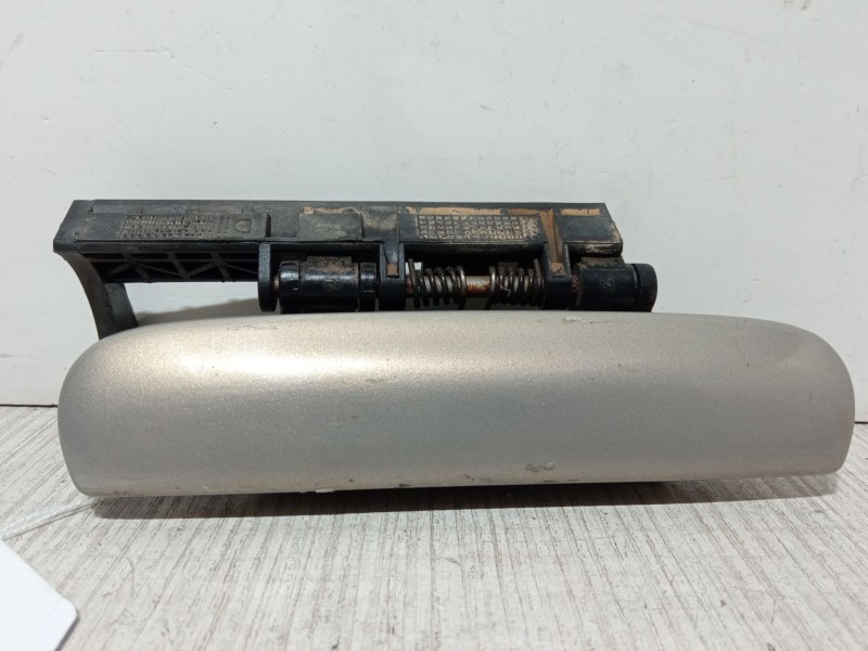 Recambio de maneta exterior puerta delantera derecha para citroën xsara picasso (n68) 2.0 hdi referencia OEM IAM 9633343577  