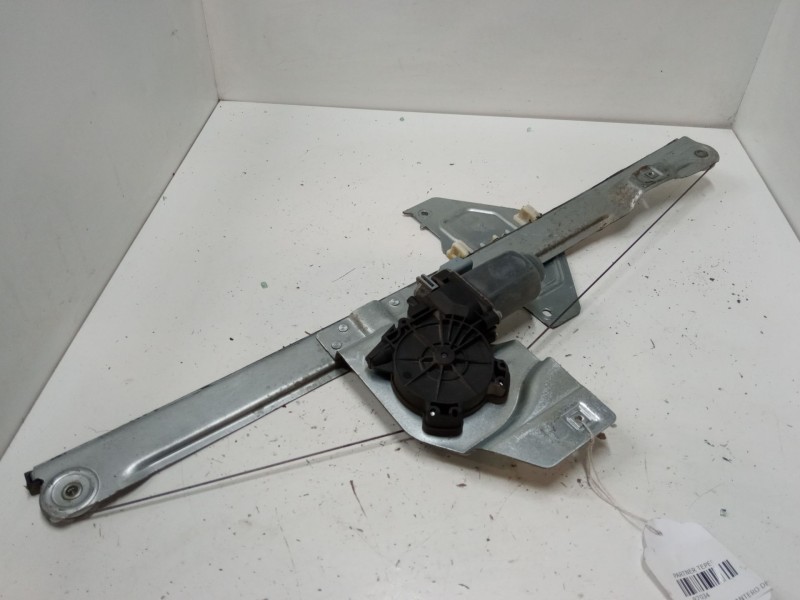 Recambio de elevalunas electrico delantero derecho para peugeot partner tepee 1.6 hdi 90 referencia OEM IAM 402104 B  