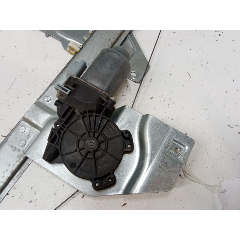 Recambio de elevalunas electrico delantero derecho para peugeot partner tepee 1.6 hdi 90 referencia OEM IAM 402104 B  