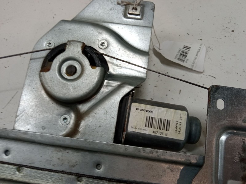 Recambio de elevalunas electrico delantero derecho para peugeot partner tepee 1.6 hdi 90 referencia OEM IAM 402104 B  