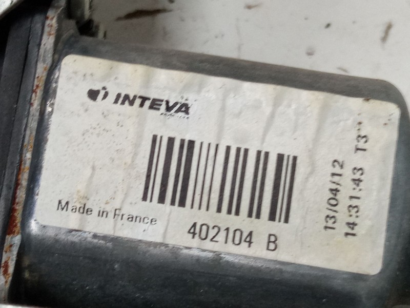 Recambio de elevalunas electrico delantero derecho para peugeot partner tepee 1.6 hdi 90 referencia OEM IAM 402104 B  