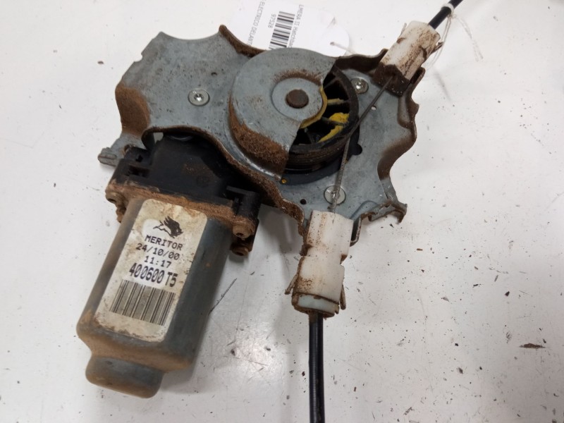 Recambio de elevalunas electrico delantero derecho para nissan almera ii hatchback (n16) 2.2 di referencia OEM IAM 400600T5  