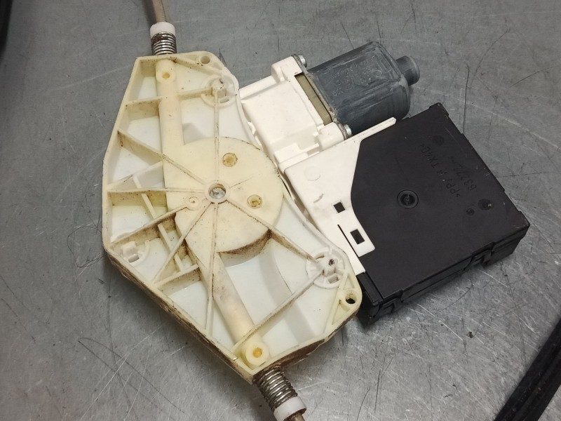 Recambio de elevalunas electrico delantero derecho para volkswagen golf plus v (5m1, 521) 1.9 tdi referencia OEM IAM 1 K0959 792