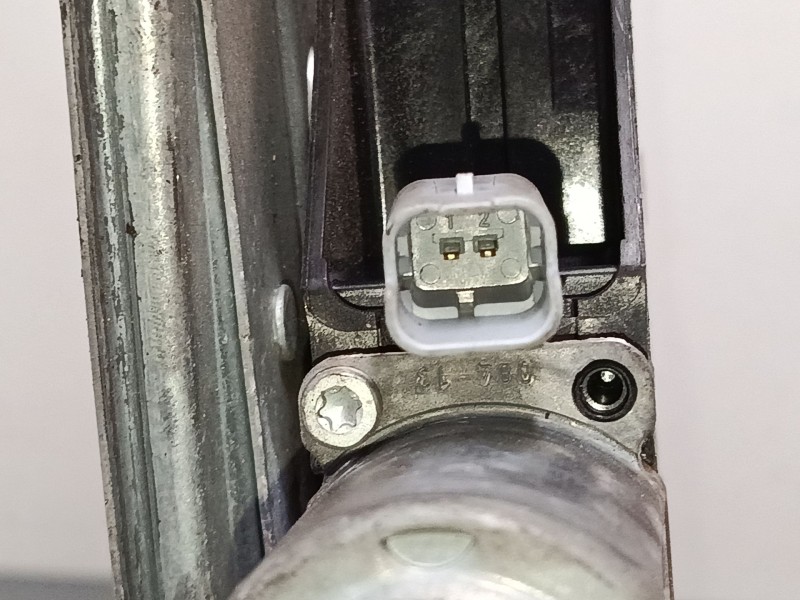 Recambio de elevalunas electrico delantero derecho para dacia sandero (bs_) 1.2 16v referencia OEM IAM 51894F  