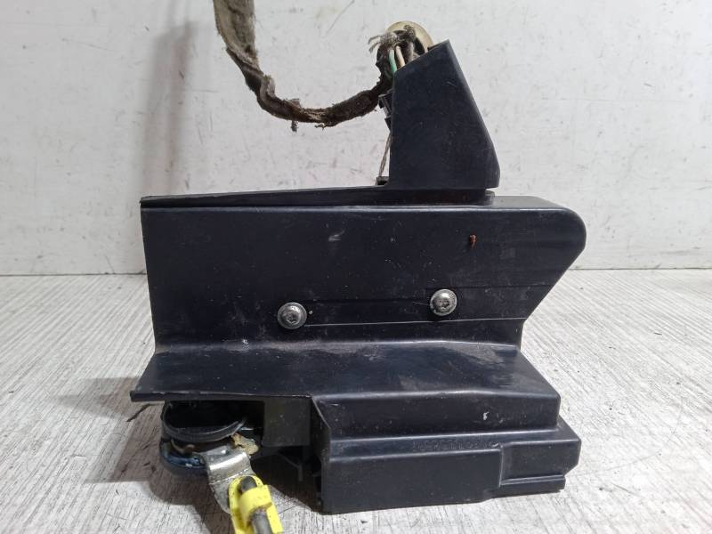 CERRADURA PUERTA TRASERA IZQUIERDA 825033052R 