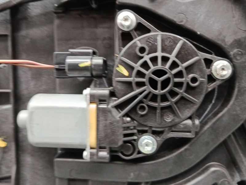 Recambio de elevalunas electrico delantero derecho para kia sportage iv (ql, qle) 1.7 crdi referencia OEM IAM 82480 F15110  