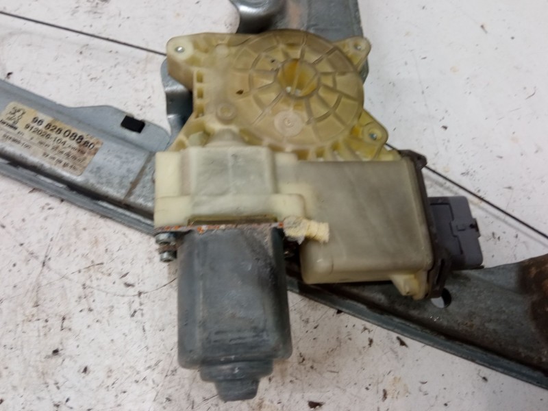 Recambio de elevalunas electrico delantero derecho para peugeot 3008 i monospace (0u_) 1.6 vti referencia OEM IAM 9682808880  