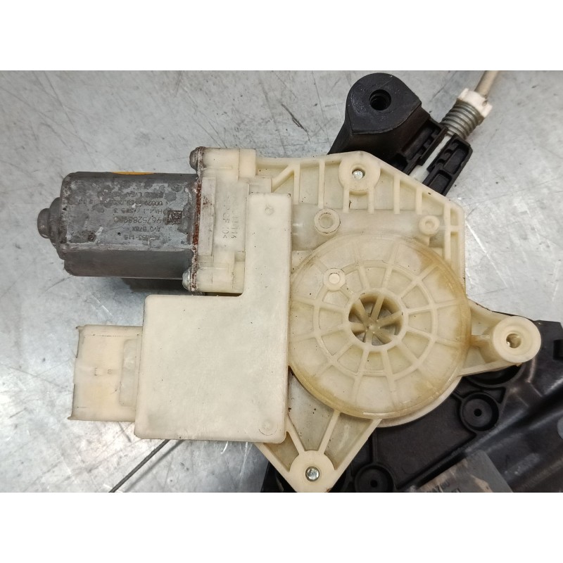 Recambio de elevalunas electrico delantero izquierdo para citroën c4 picasso ii 1.6 hdi 90 referencia OEM IAM 9675924780  