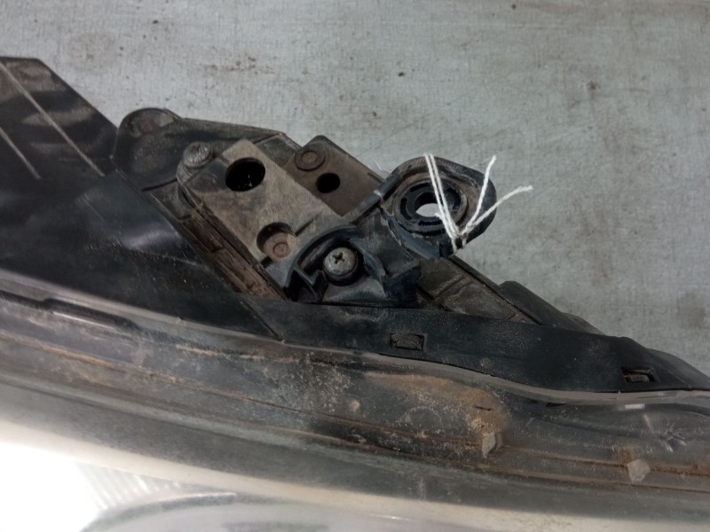 Recambio de faro derecho para hyundai i40 i (vf) 1.7 crdi referencia OEM IAM 921023ZXXX  