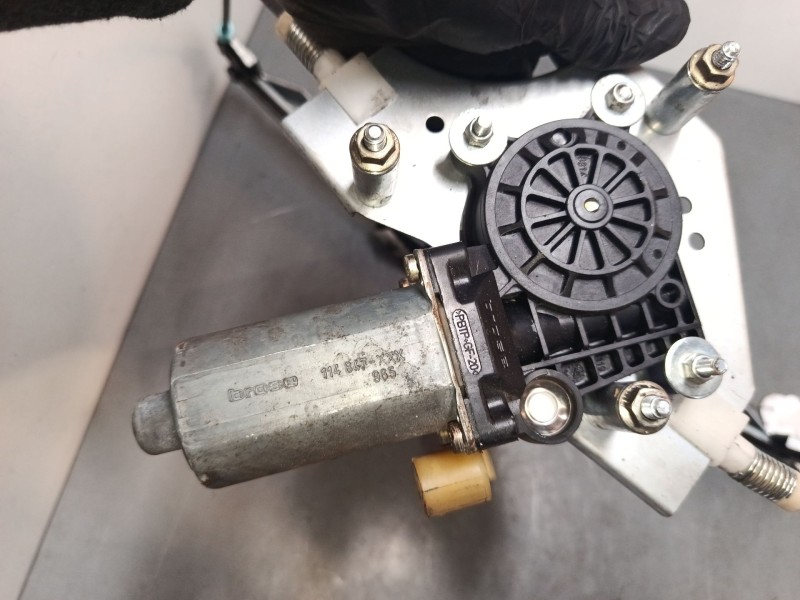 Recambio de elevalunas electrico delantero izquierdo para renault clio ii (bb_, cb_) 1.4 (b/cb0c, b/cb0s) referencia OEM IAM   