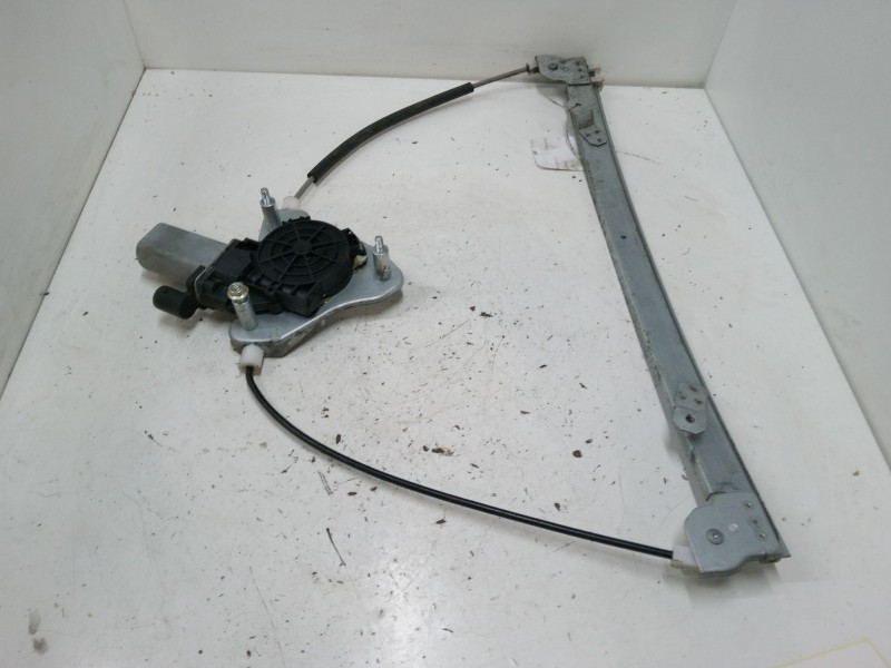 Recambio de elevalunas electrico delantero izquierdo para renault clio ii (bb_, cb_) 1.4 16v (b/cb0p, bb13) referencia OEM IAM  
