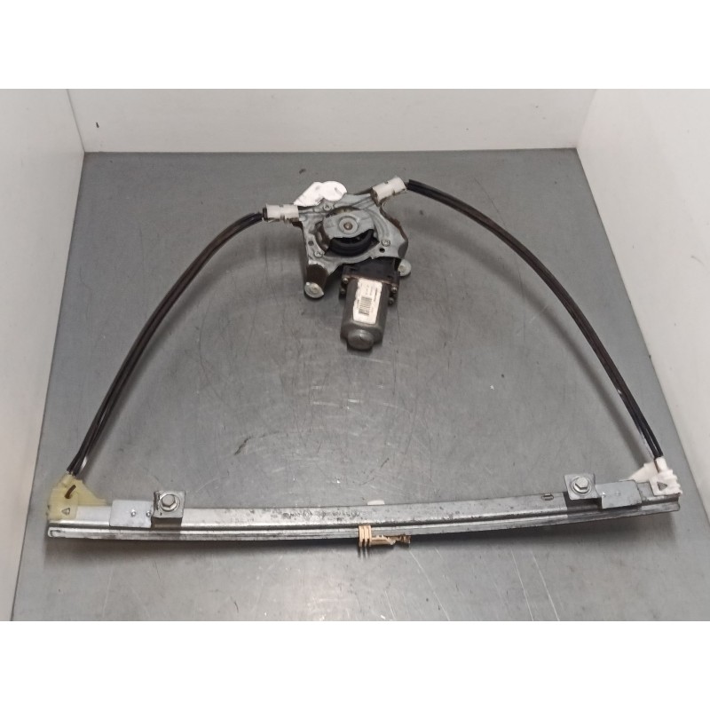 Recambio de elevalunas electrico delantero izquierdo para renault clio ii (bb_, cb_) 1.5 dci (b/cb08) referencia OEM IAM 400733 