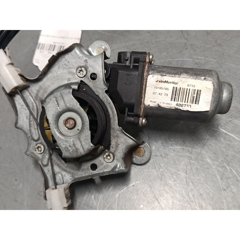 Recambio de elevalunas electrico delantero izquierdo para renault clio ii (bb_, cb_) 1.5 dci (b/cb08) referencia OEM IAM 400733 
