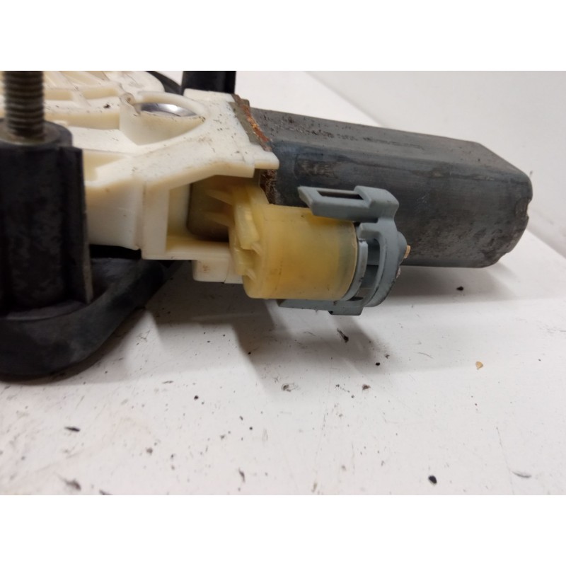 Recambio de elevalunas electrico delantero izquierdo para renault clio ii (bb_, cb_) 1.2 16v (bb05, bb0w, bb11, bb27, bb2t, bb2u