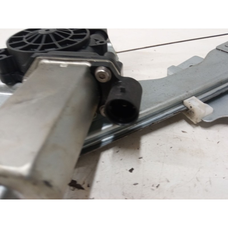 Recambio de elevalunas electrico delantero izquierdo para dacia sandero (bs_) 1.6 mpi 85 (bs03) referencia OEM IAM 9030255  