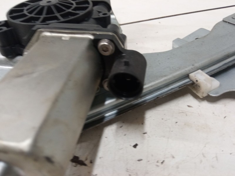 Recambio de elevalunas electrico delantero izquierdo para dacia sandero (bs_) 1.6 mpi 85 (bs03) referencia OEM IAM 9030255  