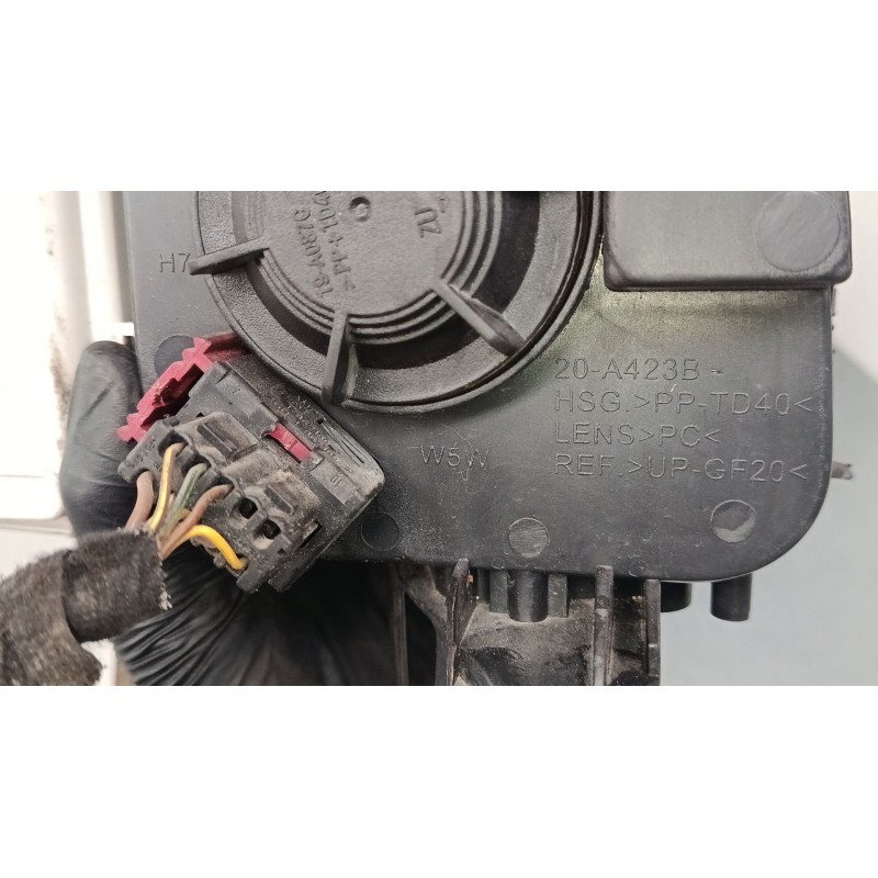 Recambio de faro derecho para opel corsa c (x01) 1.3 cdti (f08, f68) referencia OEM IAM   