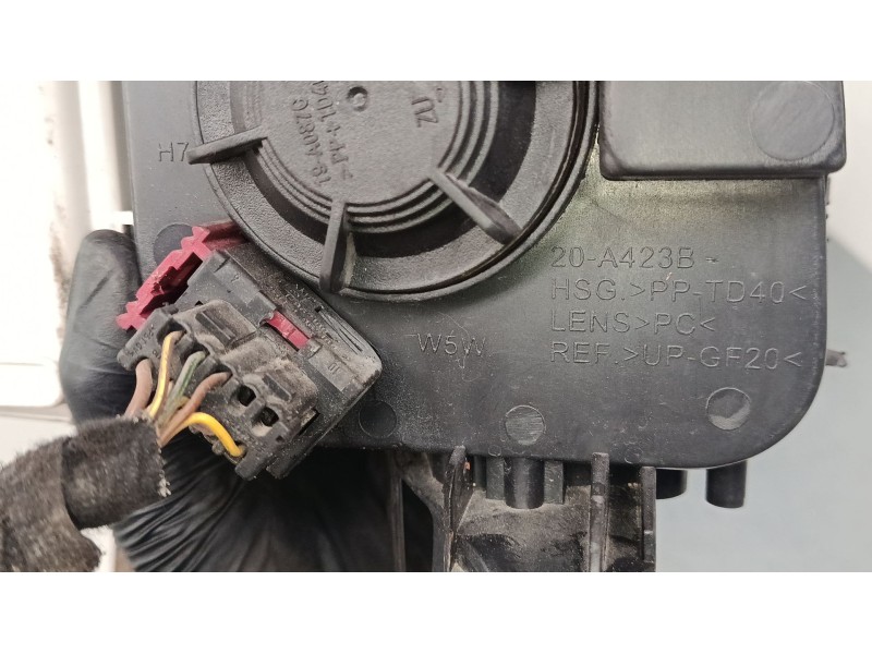 Recambio de faro derecho para opel corsa c (x01) 1.3 cdti (f08, f68) referencia OEM IAM   