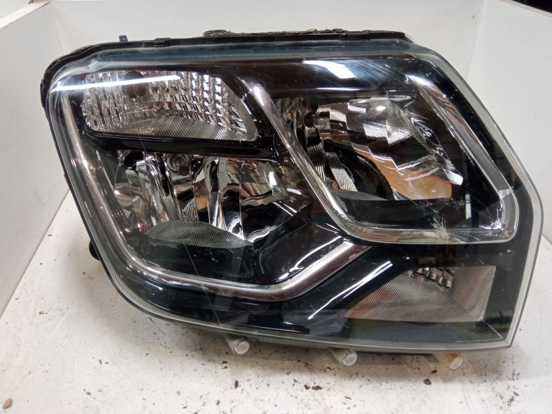 Recambio de faro derecho para dacia duster (hs_) 1.5 dci (hsaj) referencia OEM IAM 260102487R  