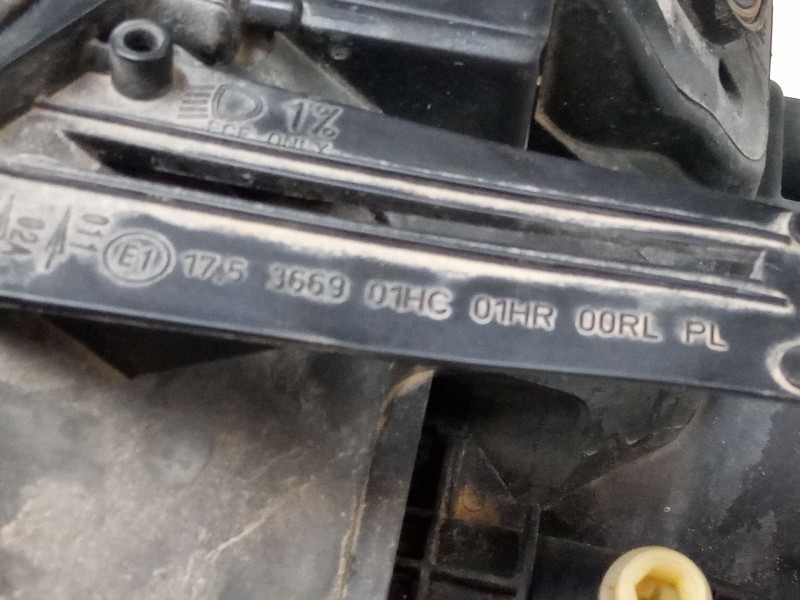 Recambio de faro derecho para dacia duster (hs_) 1.5 dci (hsaj) referencia OEM IAM 260102487R  