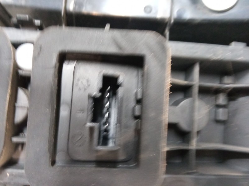 Recambio de piloto trasero izquierdo para dacia duster (hs_) 1.5 dci (hsaj) referencia OEM IAM 265551679R  