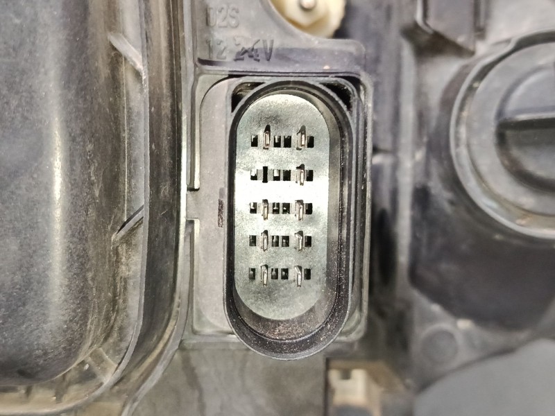 Recambio de faro derecho para audi a3 (8p1) 2.0 tdi 16v referencia OEM IAM 8P0941004K  