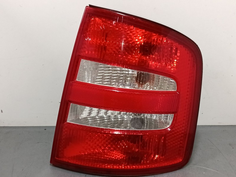 Recambio de piloto trasero derecho para skoda fabia i combi (6y5) 1.4 16v referencia OEM IAM   