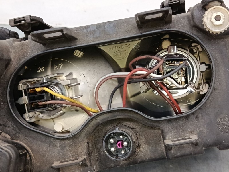 Recambio de faro izquierdo para audi a3 (8l1) 1.8 t referencia OEM IAM 96303500  