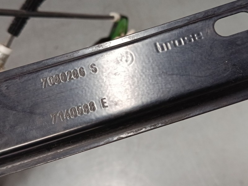 Recambio de elevalunas electrico delantero derecho para bmw 3 (e90) 320 d referencia OEM IAM 0130822227  