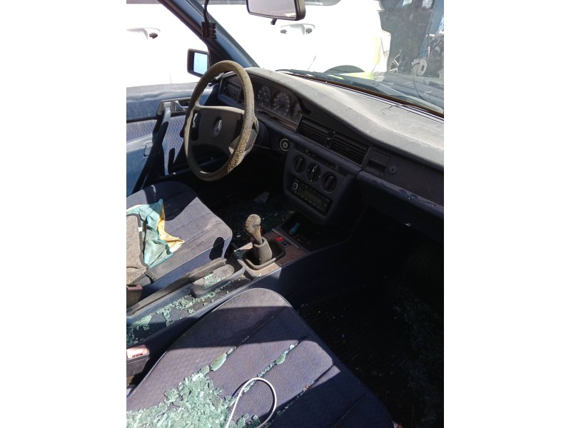 mercedes-benz 190 (w201) del año 1989