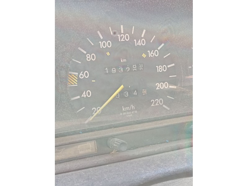 mercedes-benz 190 (w201) del año 1989