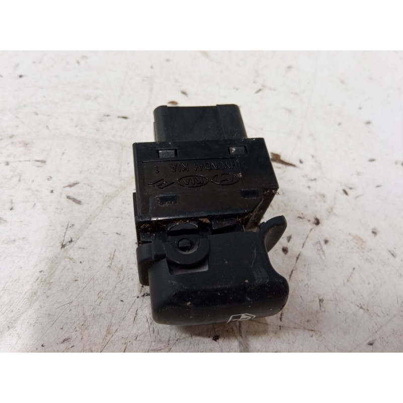 Recambio de mando elevalunas trasero derecho para hyundai santa fé ii (cm) 2.2 crdi gls referencia OEM IAM   
