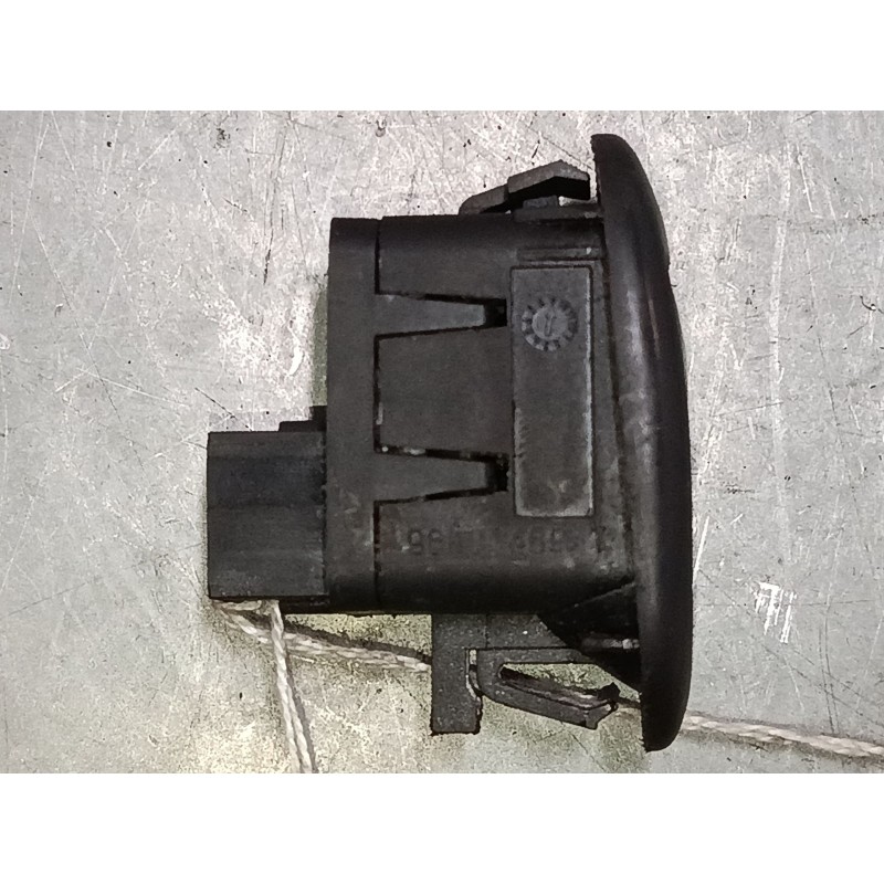 Recambio de mando elevalunas delantero izquierdo para citroën c3 i (fc_, fn_) 1.4 i referencia OEM IAM   
