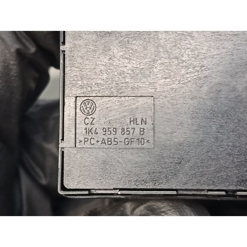 Recambio de mando elevalunas delantero izquierdo para volkswagen polo v (6r1, 6c1) 1.2 tdi referencia OEM IAM   