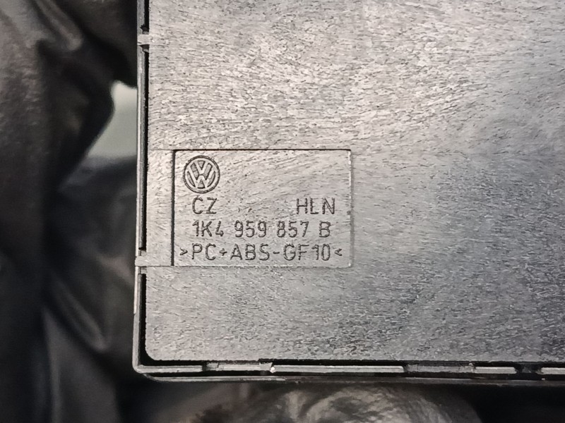 Recambio de mando elevalunas delantero izquierdo para volkswagen polo v (6r1, 6c1) 1.2 tdi referencia OEM IAM   