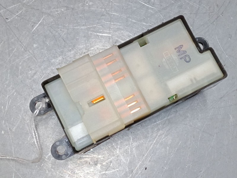 Recambio de mando elevalunas delantero izquierdo para nissan almera ii hatchback (n16) 1.5 referencia OEM IAM   