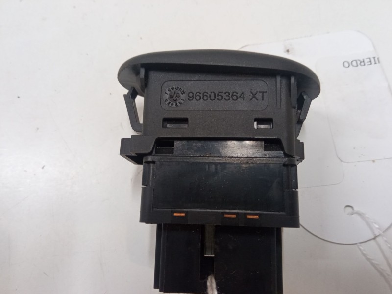 Recambio de mando elevalunas delantero izquierdo para citroën c2 (jm_) 1.4 hdi referencia OEM IAM   